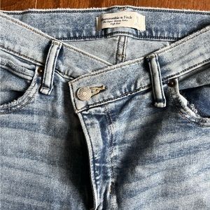 brand new abercrombie and fitch size 28 high rise cross cross
